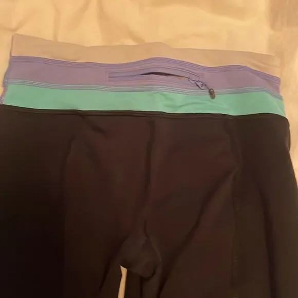 Soul Cycle cropped lululemon leggings - Picture 5 of 7